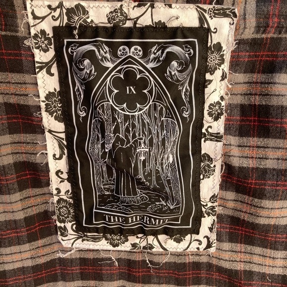 Pretty Cult Flannel Unisex Multicolor Plaid Hermit Tarot S Patch Virgo Dark Art - Picture 8 of 15